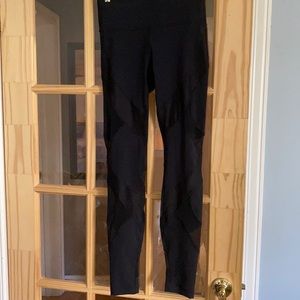 💕Lululemon mesh panel leggings